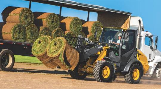 Új jelölést kapnak a John Deere rakodógépek