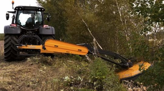 Ne veszítsen területet! Tisztítsa meg földjét rézsűzúzó géppel! – VIDEÓ