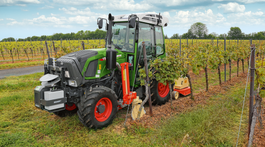 Az Agritechnica zsűrije díjazta a FENDT 200 VARIO VFP Braun munkagép-kombinációt