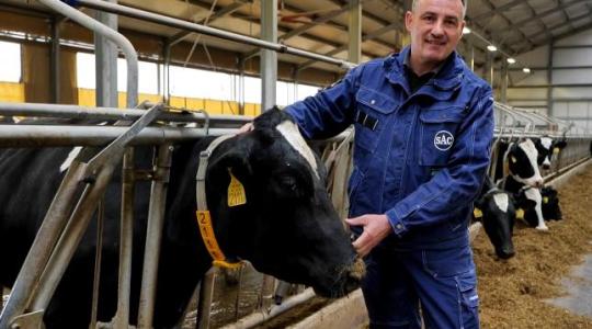 Ivarzás- és egészségiállapot-megfigyelés mesterfokon a NEDAP rendszerrel – Videó