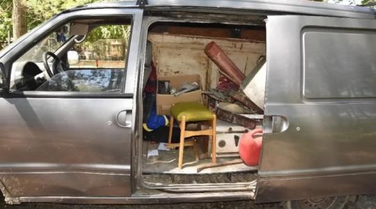 Így pakolják ki az elhagyott tanyákat – és lopnak, amit érnek! – Képek