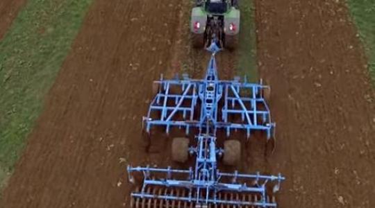 LEMKEN Juwel: Pillanatok alatt tarlón járó ekéről barázdában járóvá alakíthatod!