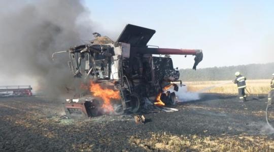 Lángolt a kombájn, de még a traktor és a szántóföld is!