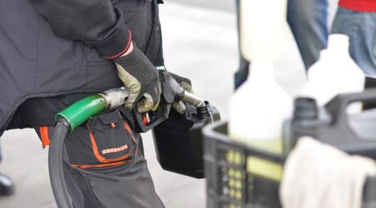 Tizennyolcezer liter üzemanyagot lopott el egy gépkezelő a munkáltatójától
