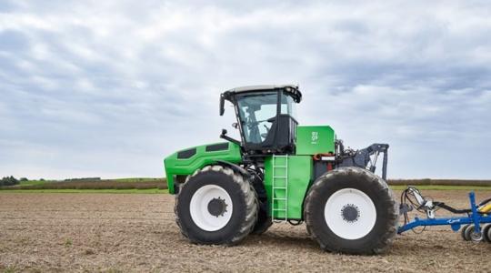 Nézzük, hogy néz ki a litván hibrid traktor! 
