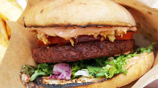 Elképesztően nagy ökológiai lábnyomot hagy maga után a McDonald's növényi burgere
