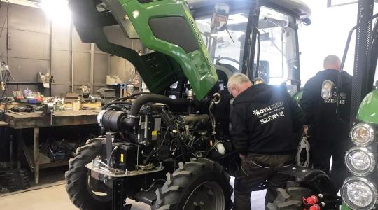 Traktor, munkagép, elektromos jármű egy helyen, raktárkészletről!