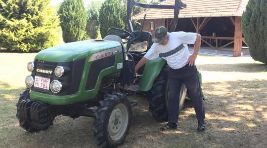 Közel 6 év és 8000 üzemóra a munkamániás zöld traktorral! – Videó