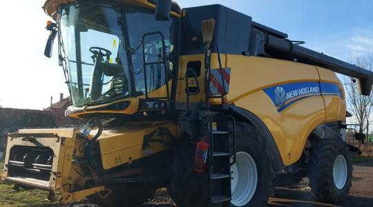„New Holland traktorok plusz AGROTEC szerviz, nekünk ez kell a nyereséges munkához perctalajokon!