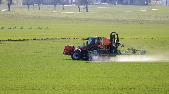 Permetezőgép felülvizsgáló állomásokat ellenőrzött a Nébih