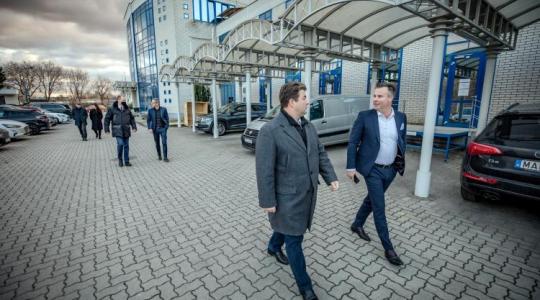 Ömlik a pénz az élelmiszeriparba: 750 milliárd forintra lehet pályázni a következő években