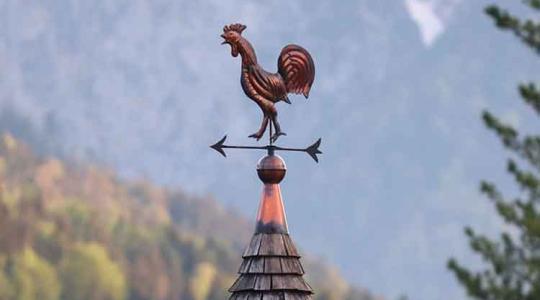 Megdőlt az országos szélrekord és a szél tovább tombol – vészjelzést adott ki az OMSZ