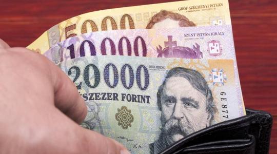 Érdemes figyelni a bankszámlát, mától utalják vissza a pénzt!