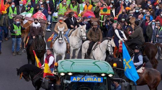 Százezres gazdatüntetés Madridban