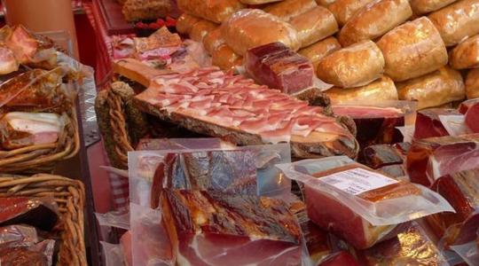 Több mint 3000 kilogram élelmiszert kellett kivonni a forgalomból 