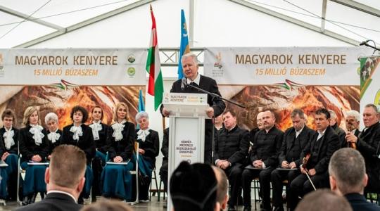 Búzaszenteléssel indult a Magyarok Kenyere program