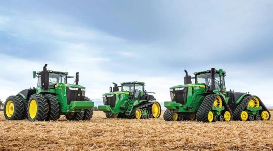 Íme a legnagyobb és legértékesebb John Deere traktor fülkéje