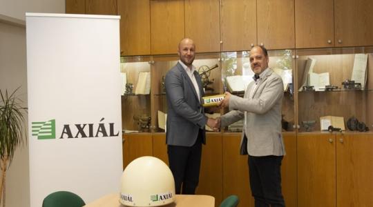 Precíziós eszközökkel segíti a felsőoktatást az AXIÁL Kft.