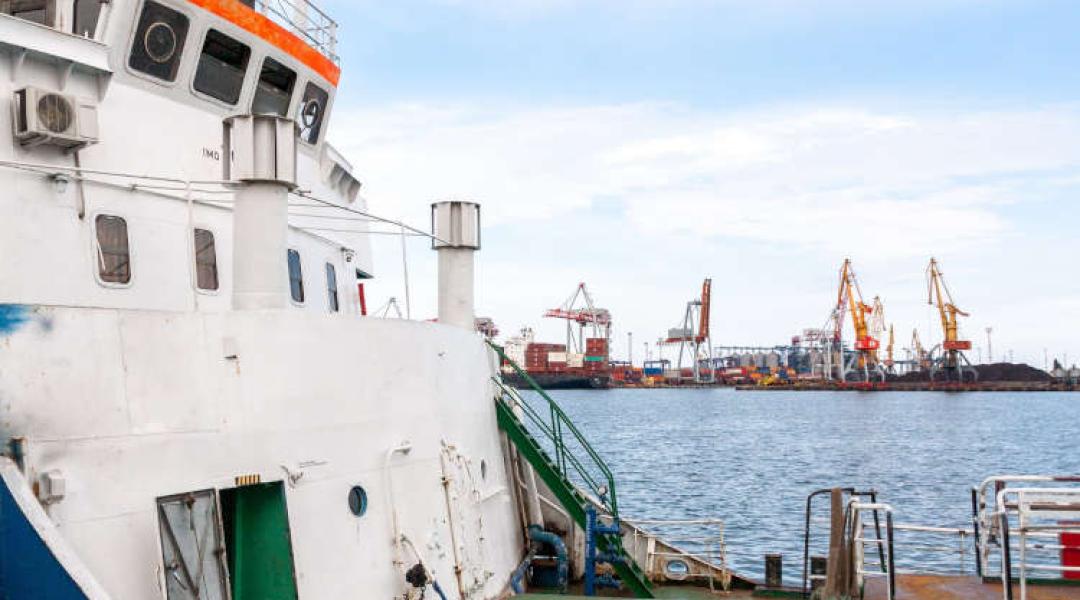 Gabonaháború: műholdképeken egy lopott ukrán gabonát szállító orosz hajó a Mediterráneumban