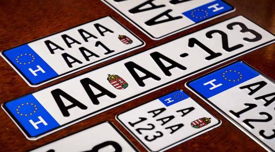 Fontos! Július elsejétől egy betűvel meghosszabbodnak az újonnan kiadott magyar rendszámok