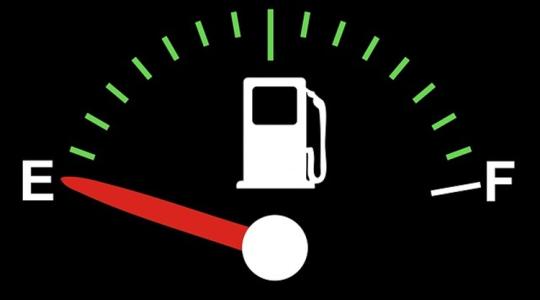Lehet itt még gond: spórolni kellene az üzemanyaggal