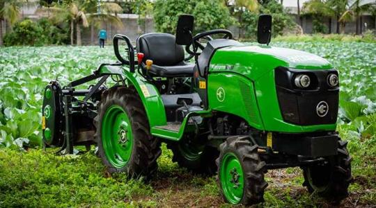 Olcsó és könnyen üzemeltethető elektromos traktor érkezik