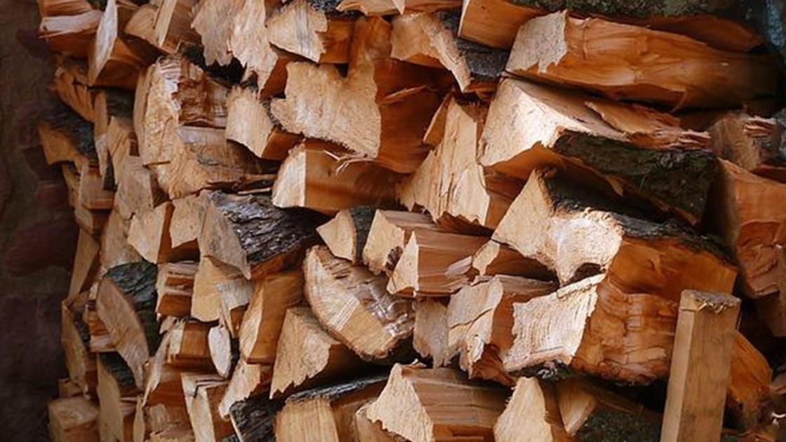 Lebukott az ál „tűzifa-kereskedő" – cégadatokkal visszaélve csalta ki a pénzt Lebukott az ál „tűzifa-kereskedő" – cégadatokkal visszaélve csalta ki a pénzt