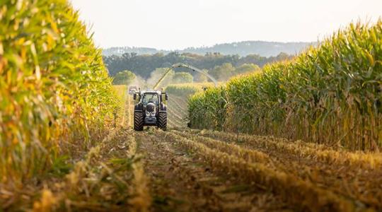 Új Valtra Q széria: Nagytraktor és okos munkatárs egyben!