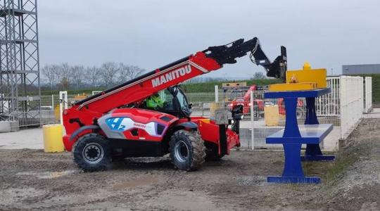 Üzemanyagcellás teleszkópgémes rakodógép a Manitou-tól