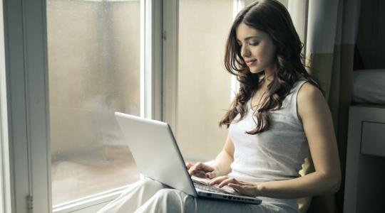 Digitalizál a kormány: így változik meg az életünk