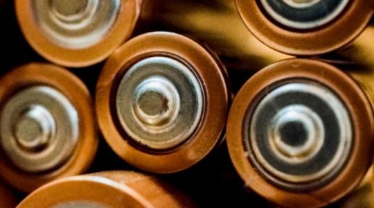 Majdnem minden elektronikai eszközhöz szükséges, de alig van belőle