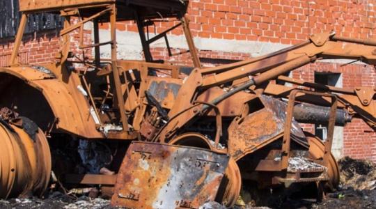 Kigyulladt egy traktor Pécsen