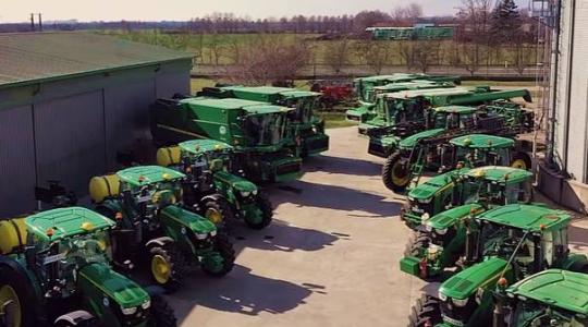 Csak John Deere-rel, már '97 óta!