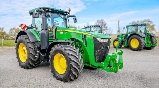 Milliókkal kedvezőbben, 100% hatékonysággal a földeken – akciós John Deere gépek, munkaeszközök