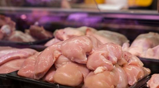 Ellenőrizetlenül özönli el hazánkat az ukrán csirkehús és tojás – mi lesz így a termelőkkel?