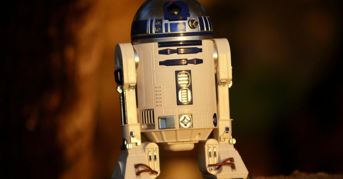 Itt a kertészrobot, ami napelem alatt gondozza a növényeket