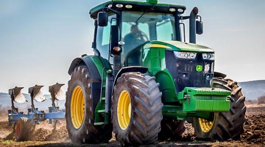 Akciós John Deere traktorok, készletről, azonnal, akár 5%-os lízinggel! John Deere – Fliegl – Quivogne gépek