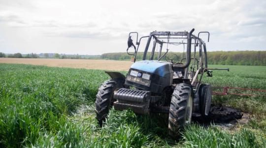 Nem fogod elhinni, mi miatt égett ki egy traktor hétfőn!