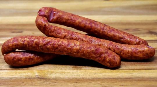 Szalmonellagyanú miatt ezeket a kolbászokat hívják vissza