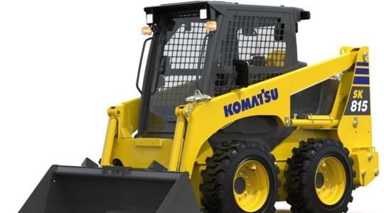 Három új csúszókormányzású rakodógép a Komatsutól