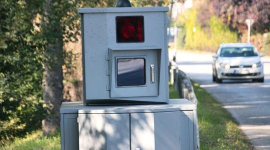 Érdemes figyelni: már 1 km/h-s sebességtúllépésért is bírságolhatnak a rendőrök