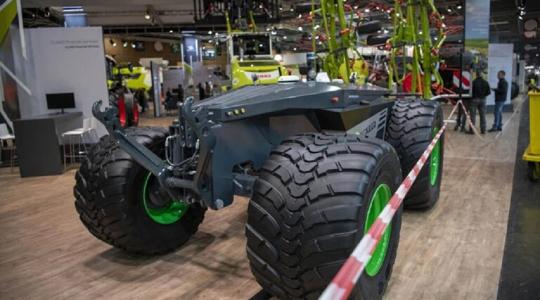Autonóm rakodógép, 4x4 robottraktor, Spectre önjáró permetező