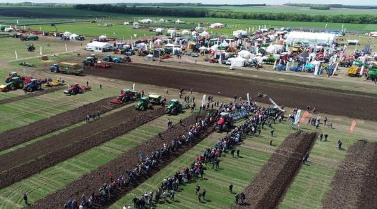 Változatos programokkal várják a NAK Szántóföldi Napok és AgrárgépShow-Mezőfalva látogatóit