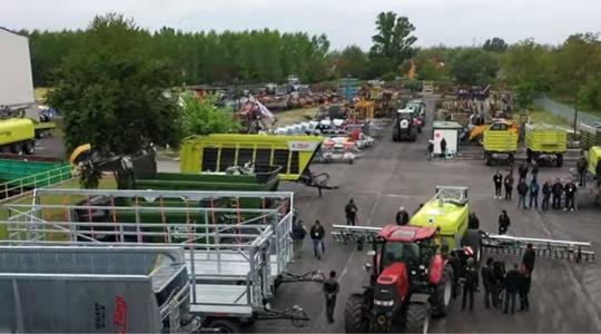 Fliegl jubileum: 30 éves magyar pótkocsigyártás – bajor precizitással fémjelezve – VIDEÓ