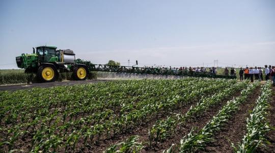 Európában most először mutatta be a KITE a John Deere See & Spray okospermetezőt