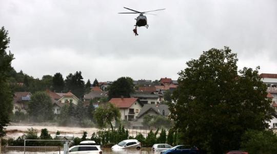 Nyugaton áradás fenyeget, keleten esőre várnak a földek