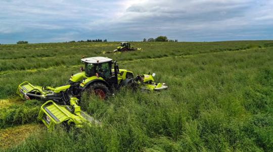 CLAAS DISCO 9700 tárcsás kasza: nagy teljesítmény, 9,5 méteres munkaszélesség és kényelmes kezelhetőség 