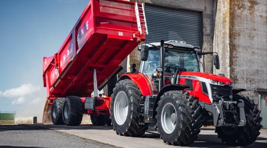 Massey Ferguson 7S széria – piros hetes, ami mindent visz