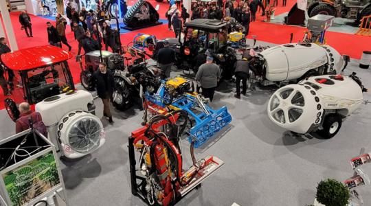 Ferrari traktorokat is bemutat a NAVIK AGRI Kft. az AGROmashEXPO-n 