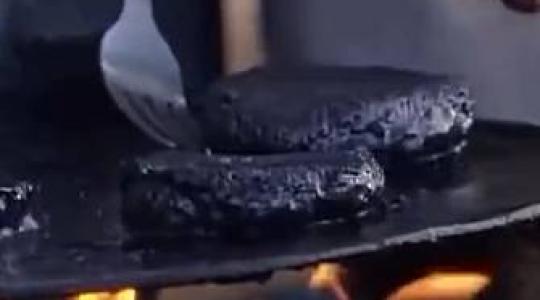 Vérszívókból készül hamburger +VIDEÓ